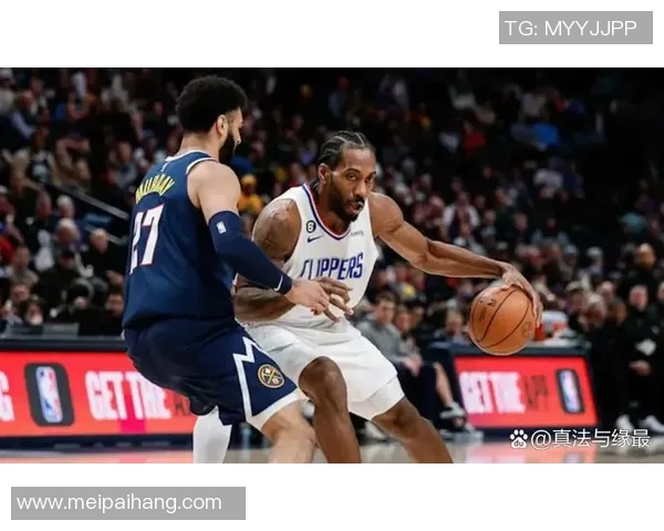 快船击败猛龙,莱昂纳德表现抢眼 快船击败猛龙,莱昂纳德表现抢眼